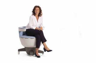 BTL_Emsella_PIC_Model_2025-Low-Res-320x213